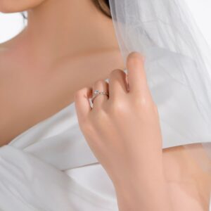 Nhẫn cưới vàng trắng Peonia 18K đá CZ